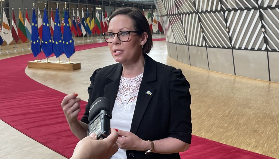 Maria Malmer Stenergard kommenterar utvecklingen när hon är på väg in till måndagens EU-möte i Bryssel.