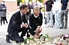 FAGERSTA, SVERIGE 20260822Statsminister Ulf Kristersson (M) och socialdemokraternas partiledare Magdalena Andersson besöker minnesplatsen i Fagersta dagen efter att en 17-årig flicka dödats och flera andra skadats av en man med svärd i Brinellskolan.Foto: Magnus Lejhall / TT / Kod 10658